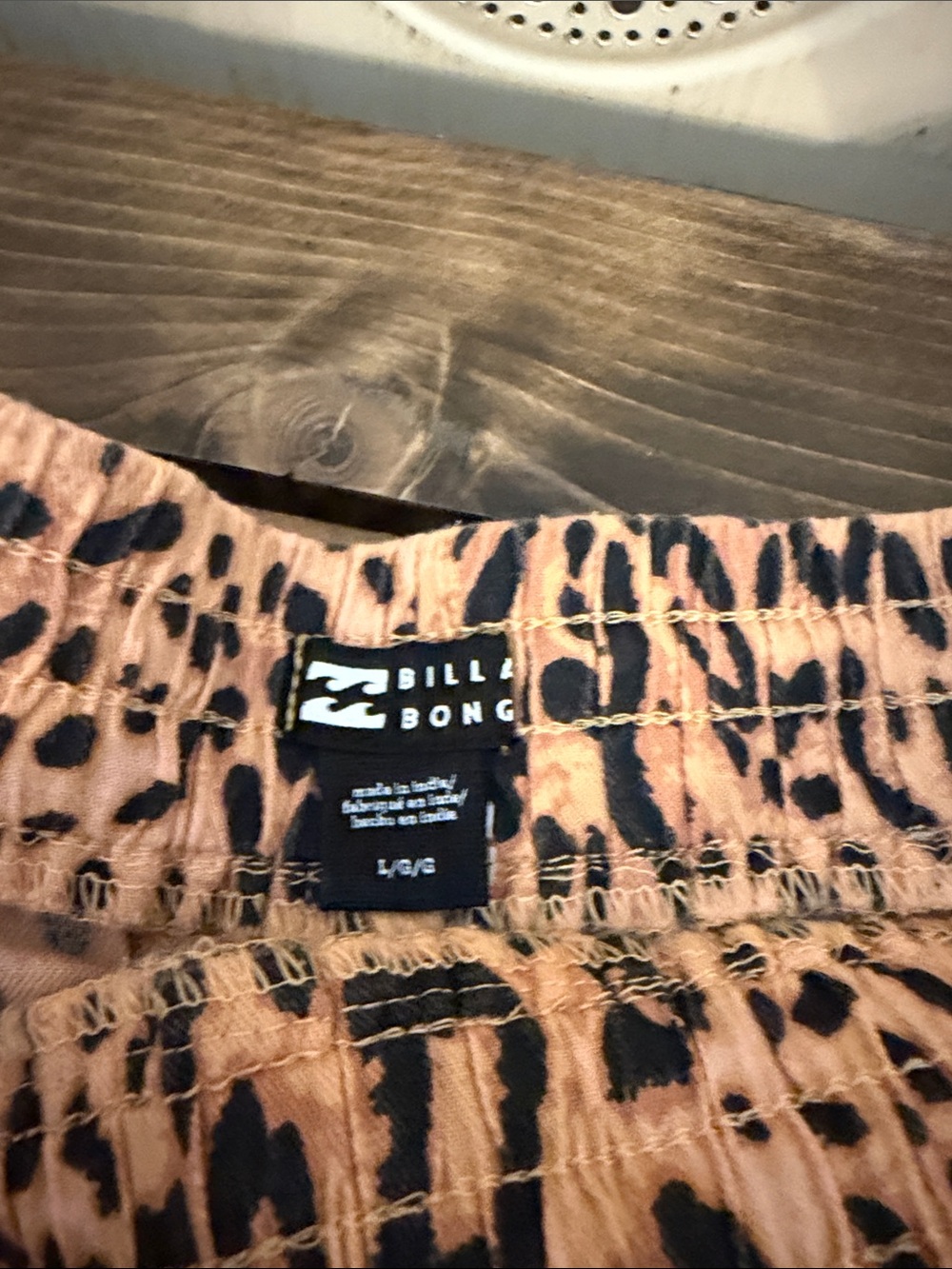 Billabong tan and Black Leopard Print Lounge Shorts NWT-L - Picture 7 of 10
